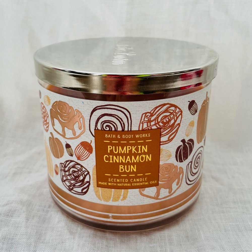 Bath and body works Pumpkin Cinnamon Bun candle